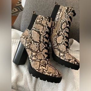 NWOB Steve Madden Leather Snakeskin inspired platform combat boots